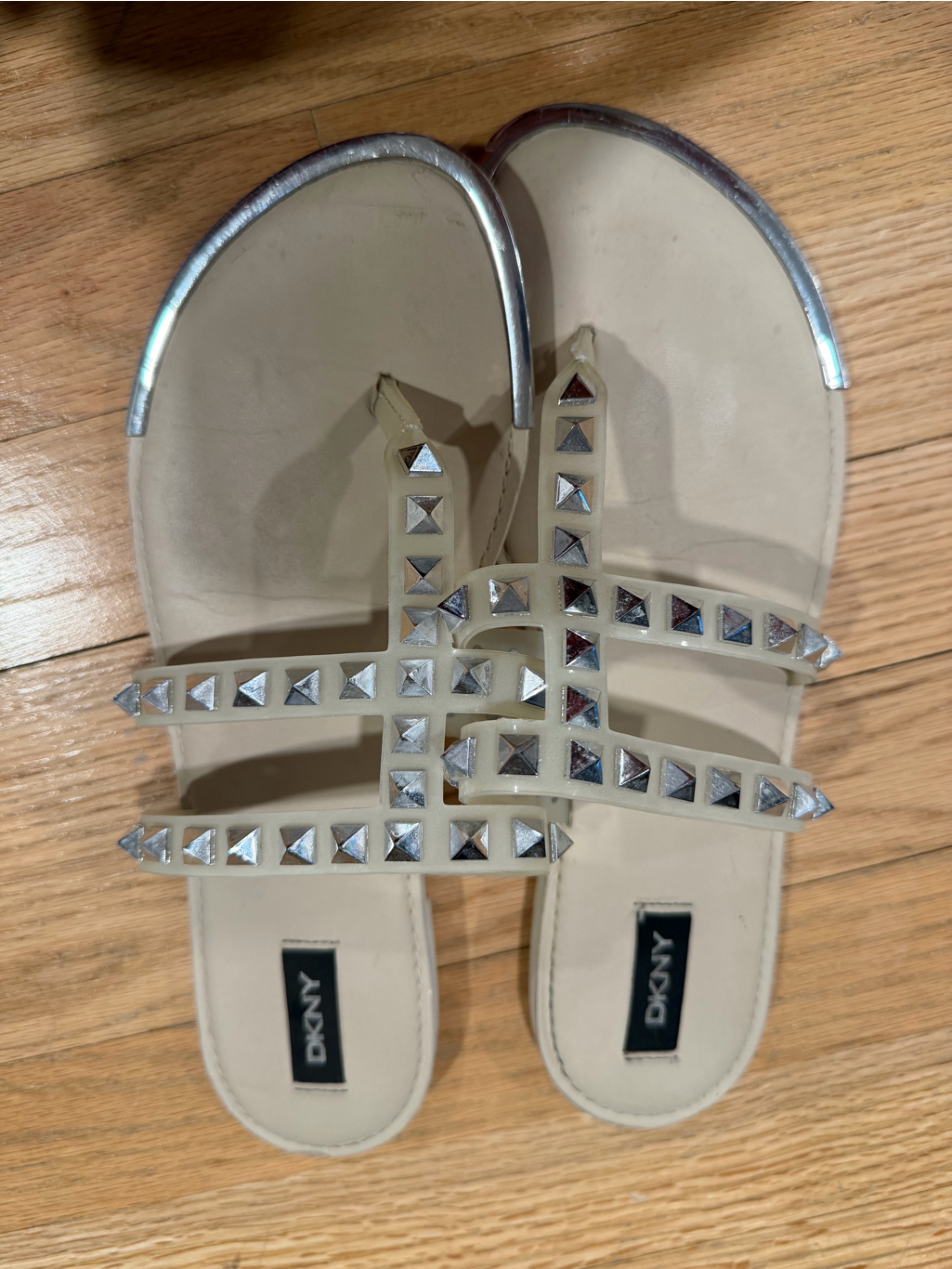 Dkny Ivory Slide Sandals With Silver Pyramid Studs